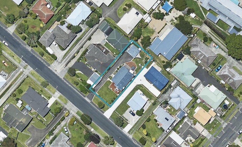 21 Pooles Road, Greerton, Tauranga - Carousel 1