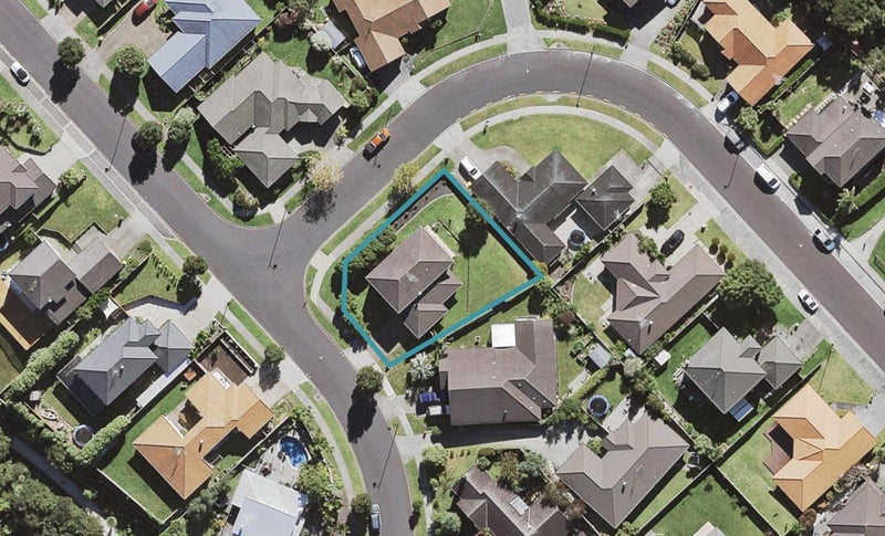1 George Deane Place, Greenhithe, Auckland - Carousel 1