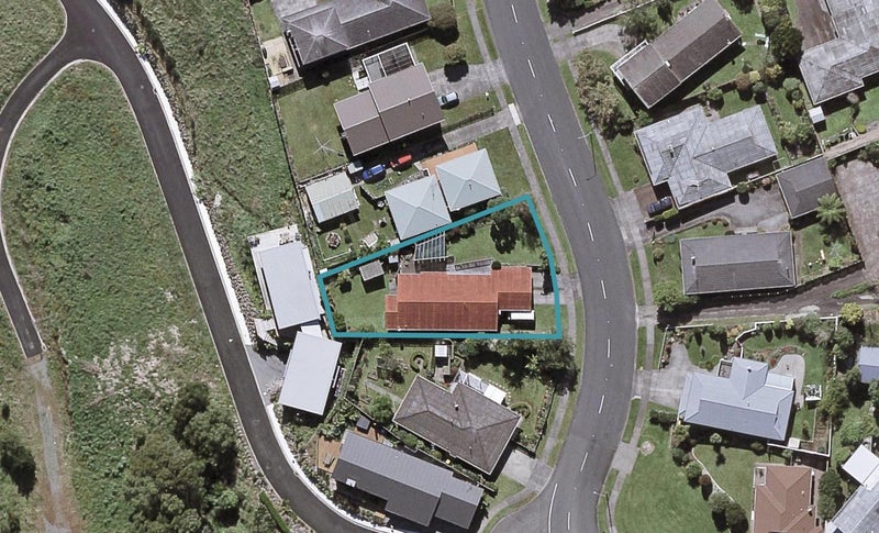 42 Wesley Avenue, Frankleigh Park, New Plymouth - Carousel 1