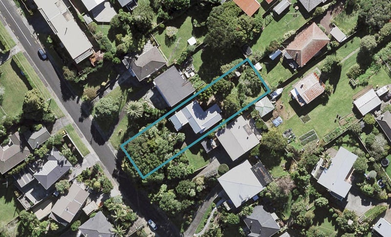 8 Sea Vista Avenue, Beach Haven, Auckland - Carousel 1