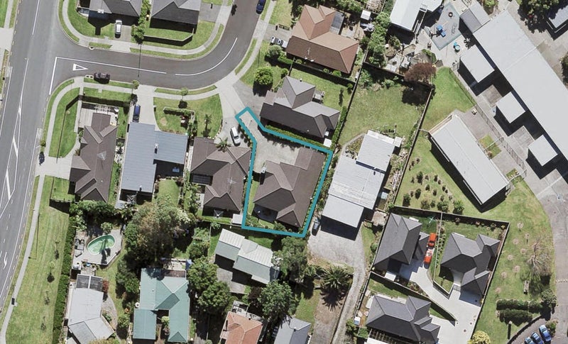 7 Bonny Crescent, Massey, Auckland - Carousel 1