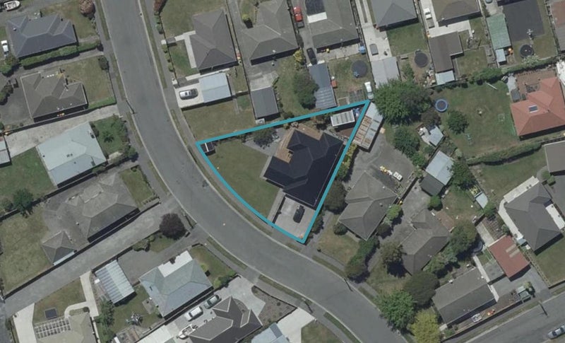 24 Niagara Street, Wainoni, Christchurch - Carousel 1
