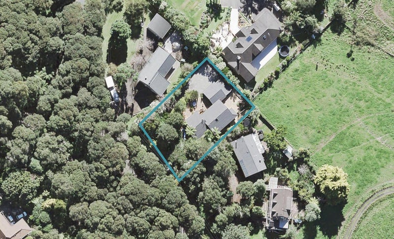 80 Grassmere Road, Henderson Valley, Auckland - Carousel 1