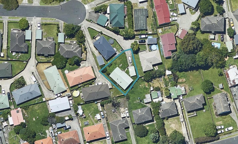 16B Surrey Grove, Parkvale, Tauranga - Carousel 1