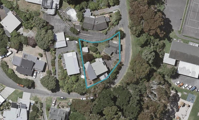 11 The Crescent, Raumati South, Paraparaumu - Carousel 1