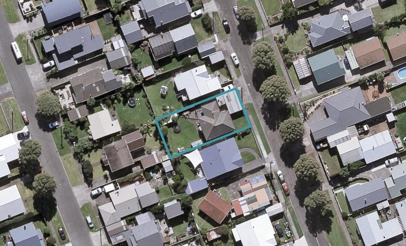 24 Record Street, Fitzroy, New Plymouth - Carousel 1