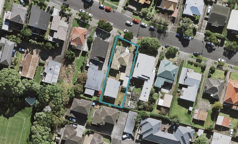 1/12 Aroha Avenue, Sandringham, Auckland - Carousel 1