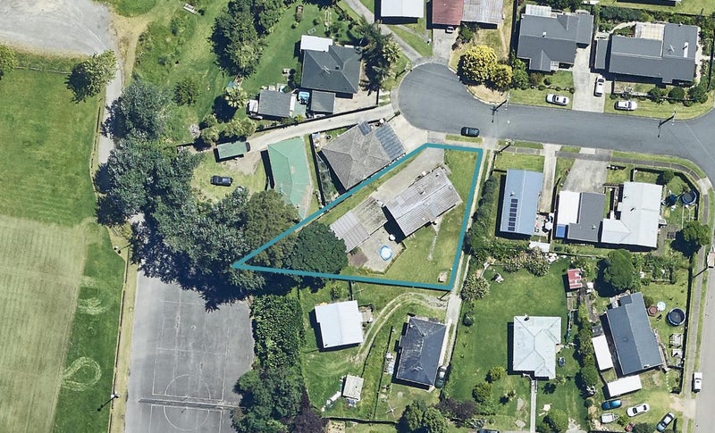 10 Rauhea Street, Brookfield, Tauranga - Carousel 1