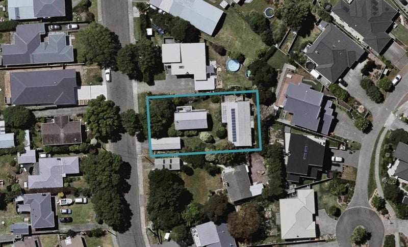 102 Alexander Road, Raumati Beach, Paraparaumu - Carousel 1