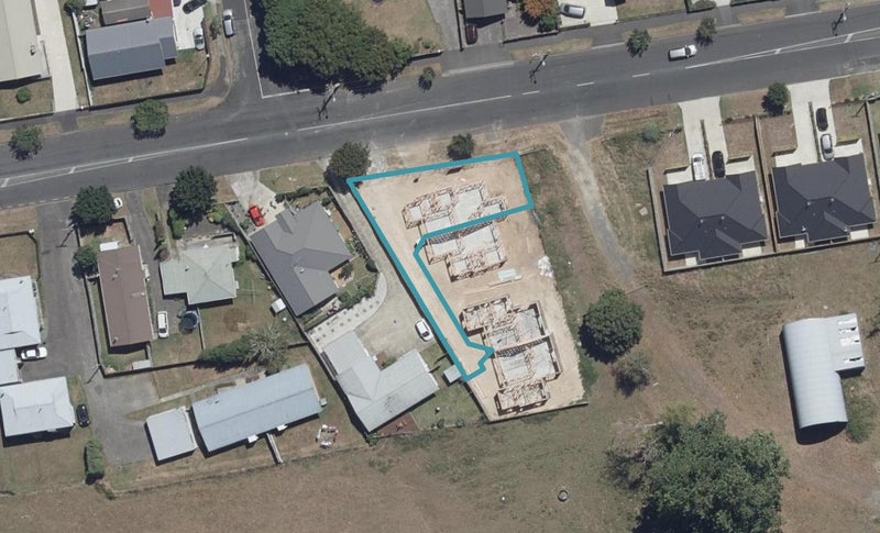1/39 Saxbys Road, Deanwell, Hamilton - Carousel 1