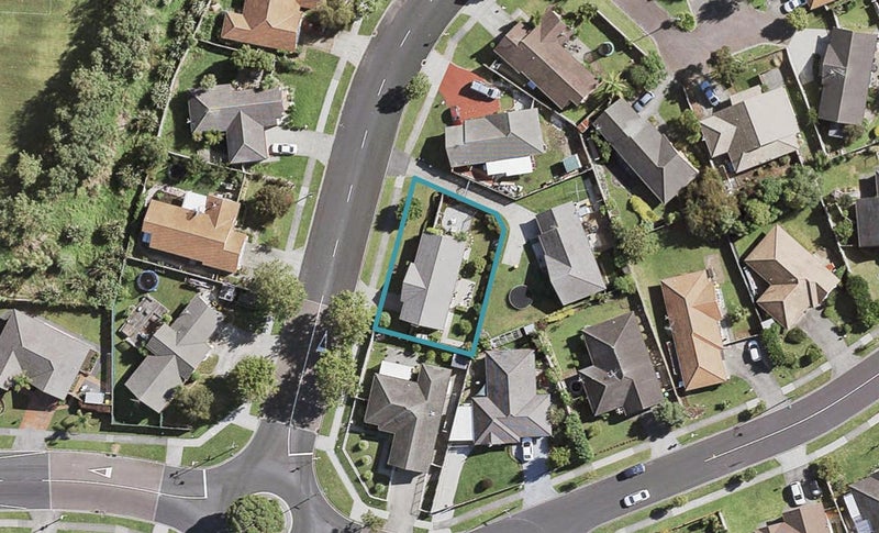 81 Riverton Drive, Randwick Park, Auckland - Carousel 1