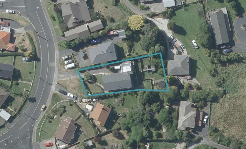 12A Edinburgh Street, Green Island, Dunedin - Carousel 1