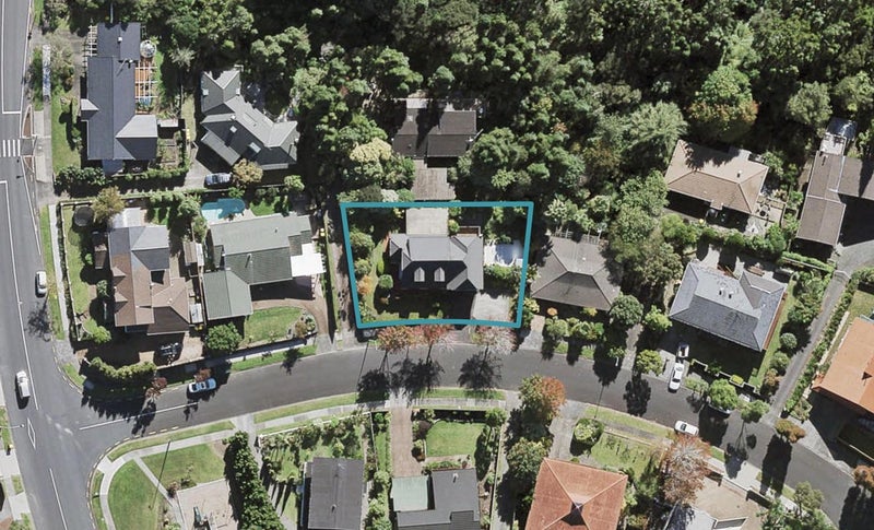 8 Portsea Place, Chatswood, Auckland - Carousel 1
