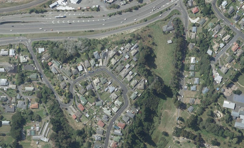 38 Koremata Street, Green Island, Dunedin - Carousel 1
