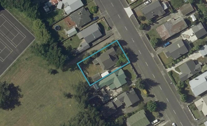 26 Shamrock Street, Takaro, Palmerston North - Carousel 1