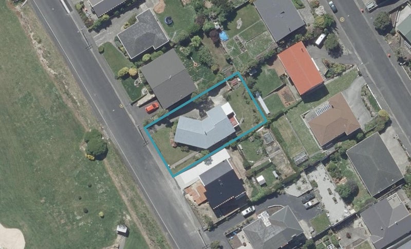 75 Isadore Road, Saint Clair, Dunedin - Carousel 1