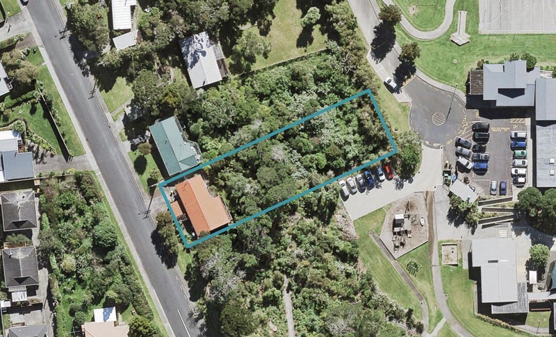 6 Kia Ora Road, Beach Haven, Auckland - Carousel 1