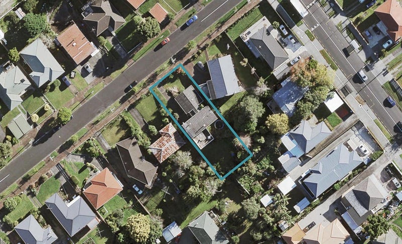 4 Ted William Street, New Windsor, Auckland - Carousel 1