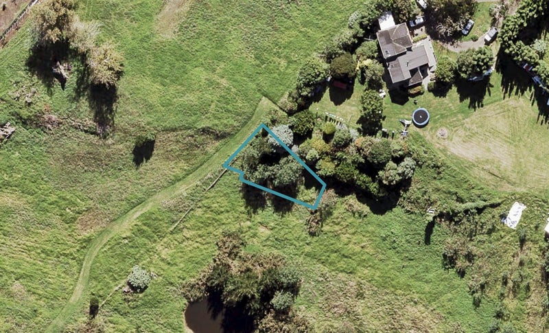 69 Picnic Point Road, HOBSONVILLE, AUCKLAND - Carousel 1