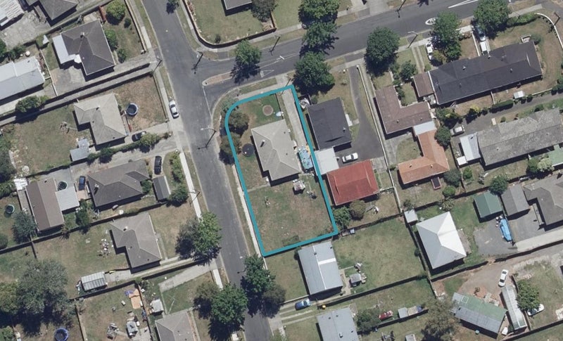 82 Marshall Street, Fairfield, Hamilton - Carousel 1