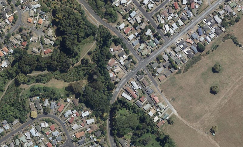 8 Waterford Road, Fitzroy, Hamilton - Carousel 1