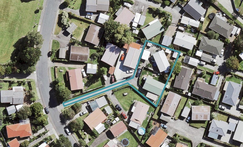 2/13 Starforth Place, Henderson, Auckland - Carousel 1