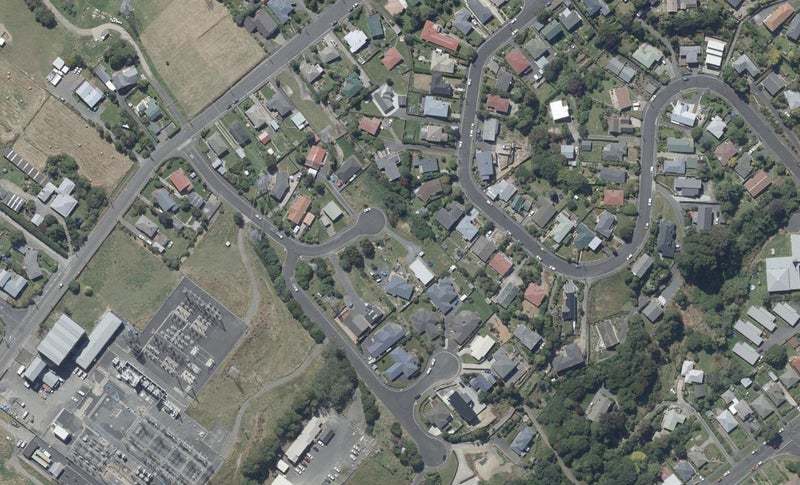 8 Kohu Place, Halfway Bush, Dunedin - Carousel 1