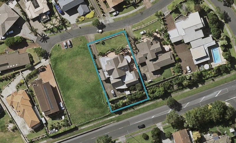 6 Rosewood Place, Goodwood Heights, Auckland - Carousel 1