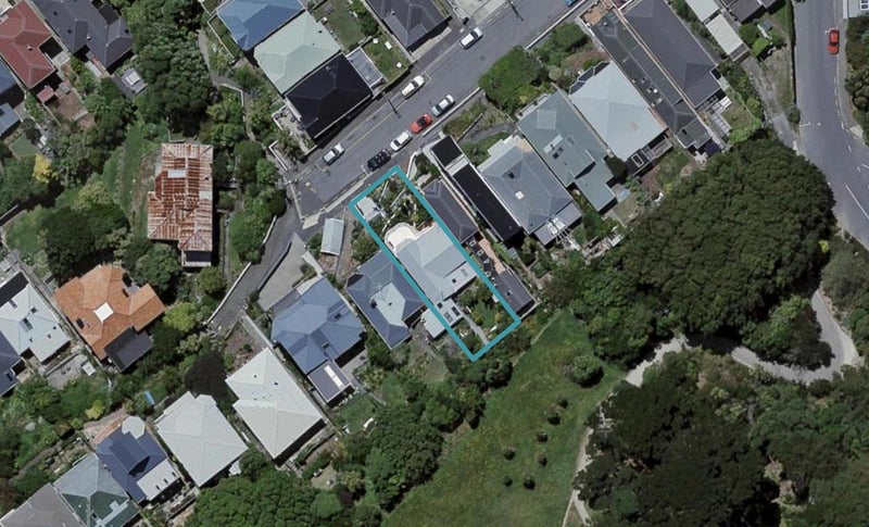 21 Shannon Street, Mount Victoria, Wellington - Carousel 1