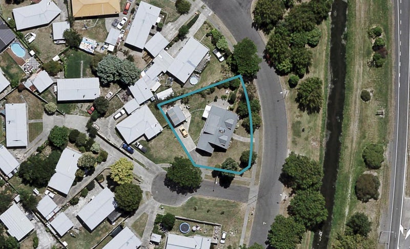 16 Atherfold Crescent, Greenmeadows, Napier - Carousel 1