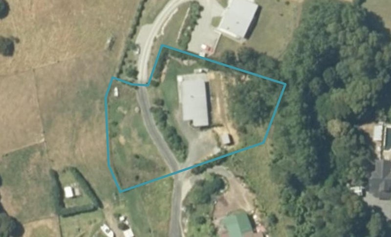 15 Manuka Drive, Whangamatā - Carousel 1