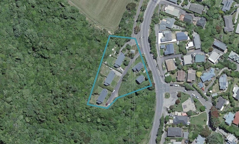 2 Hampshire Avenue, Wilton, Wellington - Carousel 1