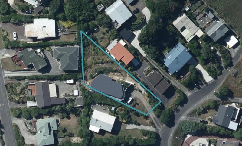 35 Whanake Street, Titahi Bay, Porirua - Carousel 1