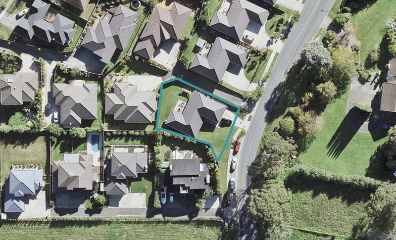 57 Fairview Avenue, Fairview Heights, Auckland - Carousel 1