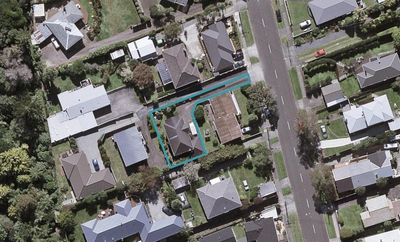 90A Govett Avenue, Frankleigh Park, New Plymouth - Carousel 1
