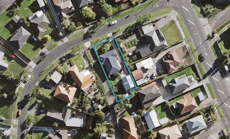 4 Netherton Street, New Windsor, Auckland - Carousel 1