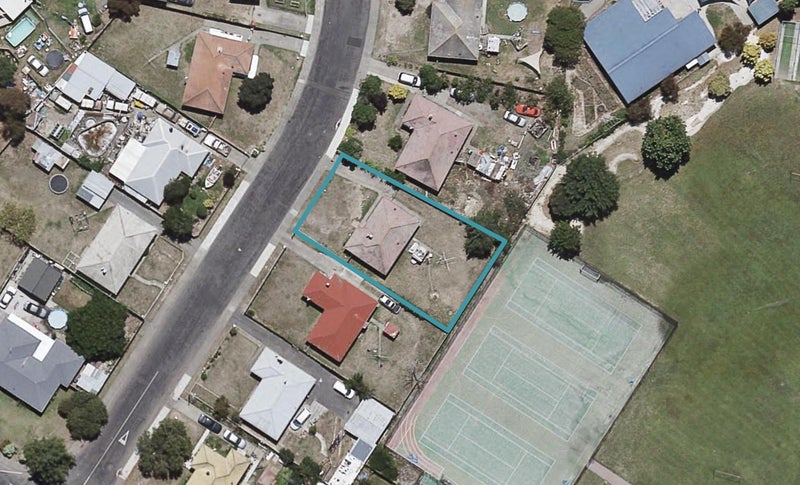 8 Bristol Crescent, Flaxmere, Hastings - Carousel 1