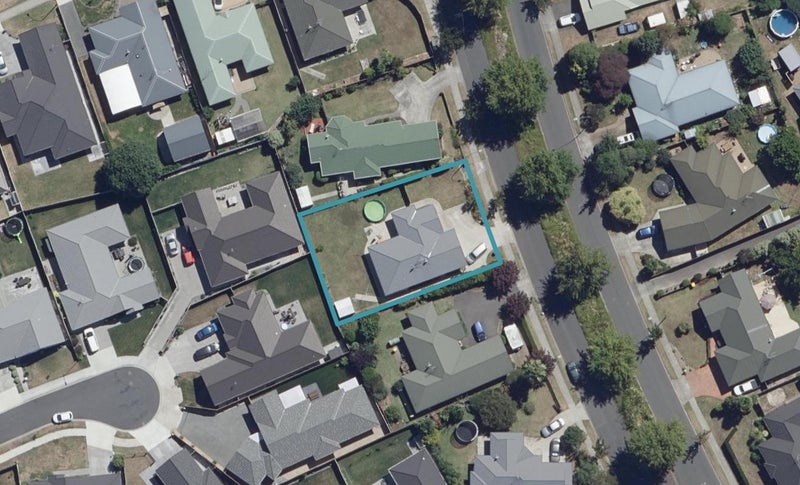 7 Tuirangi Street, Flagstaff, Hamilton - Carousel 1