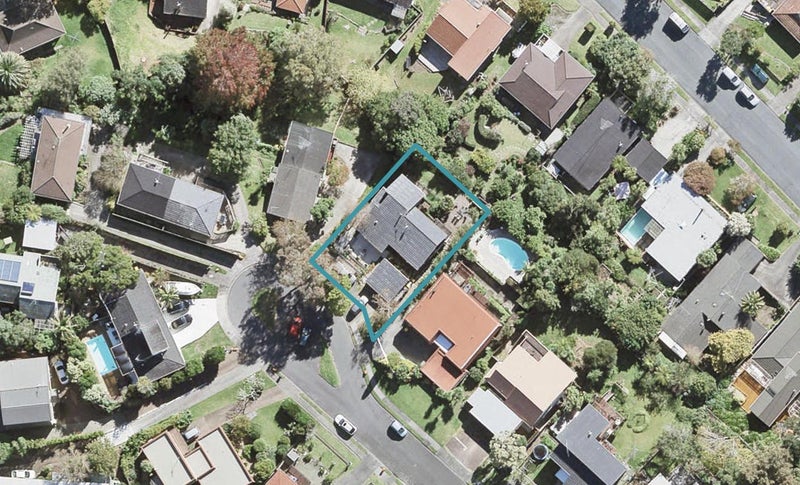 24 Robin Lane, Browns Bay, Auckland - Carousel 1