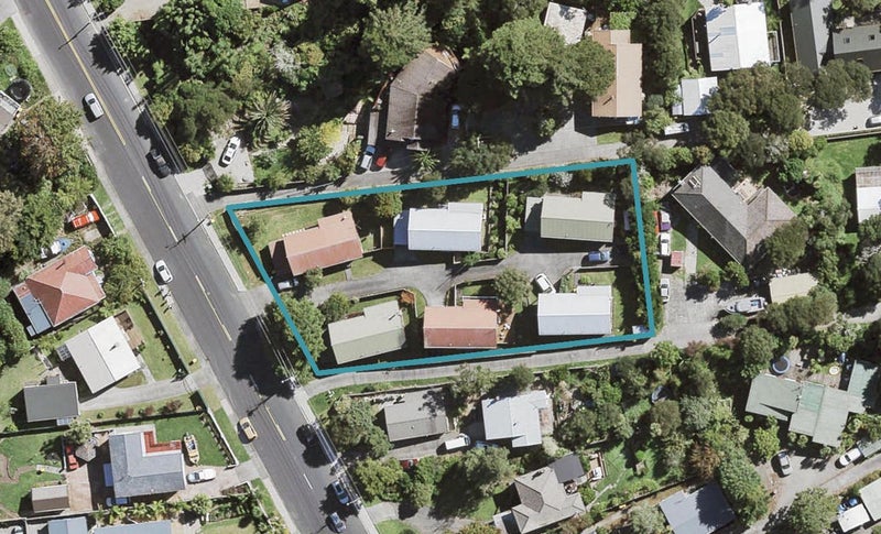 2/85 Kaurilands Road, Titirangi, Auckland - Carousel 1