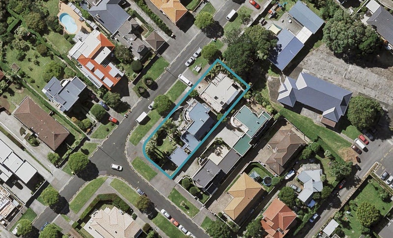 2/18 Sudeley Street, Orakei, Auckland - Carousel 1