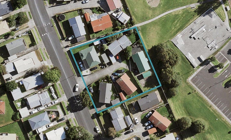 4/7 Barneys Farm Road, Clendon Park, Auckland - Carousel 1