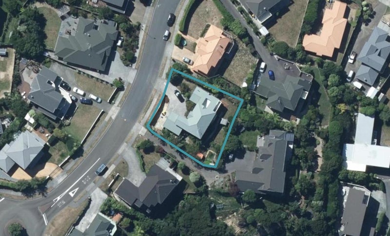 10 Pendennis Point, Camborne, Porirua - Carousel 1