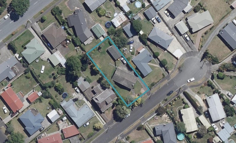 7 Pryce Place, Silverdale, Hamilton - Carousel 1