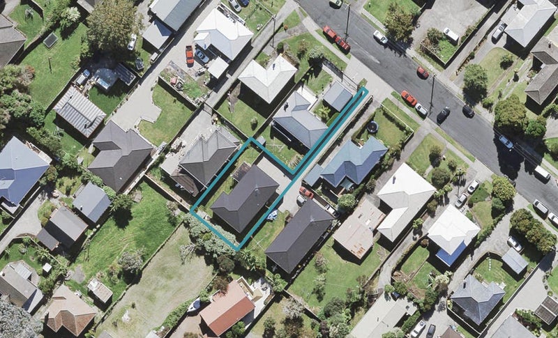 18A Netherlands Avenue, Kelston, Auckland - Carousel 1