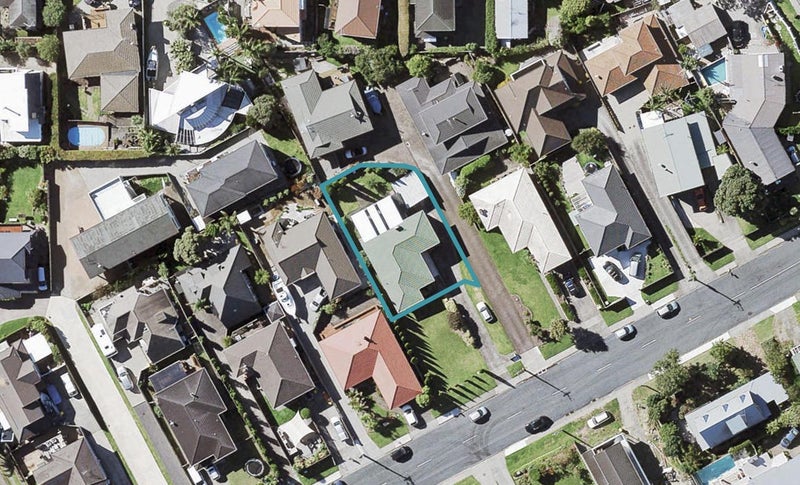 9 Waller Avenue, Bucklands Beach, Auckland - Carousel 1