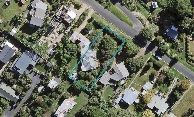 70 Mako Street, Oneroa, Waiheke Island - Carousel 1