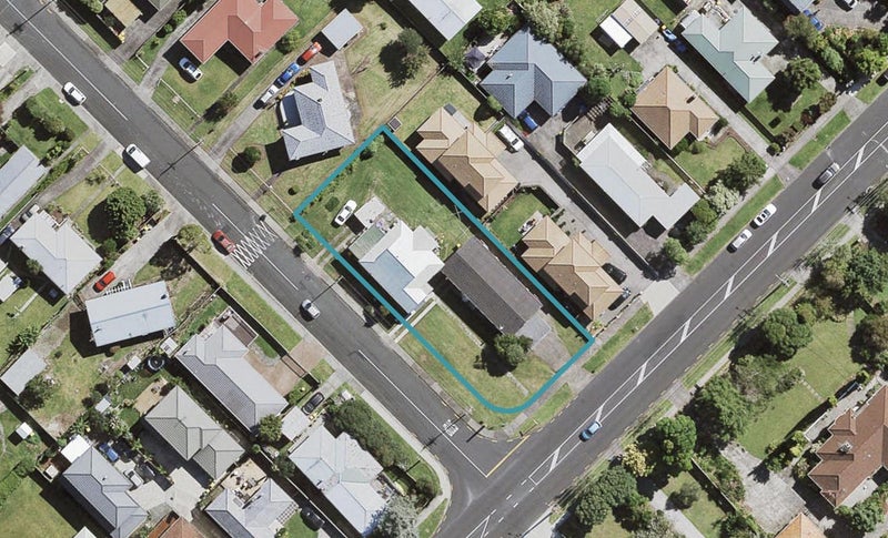 51 Sturges Road, Henderson, Auckland - Carousel 1