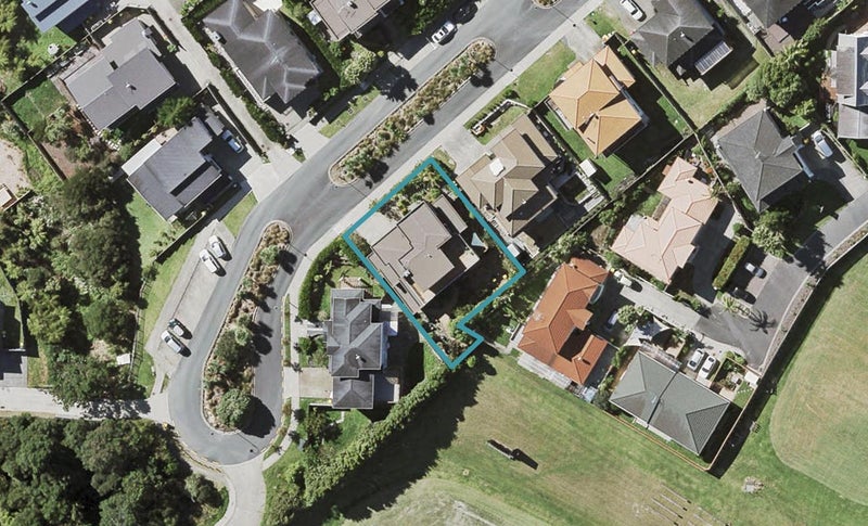 14 Zara Court, Windsor Park, Auckland - Carousel 1