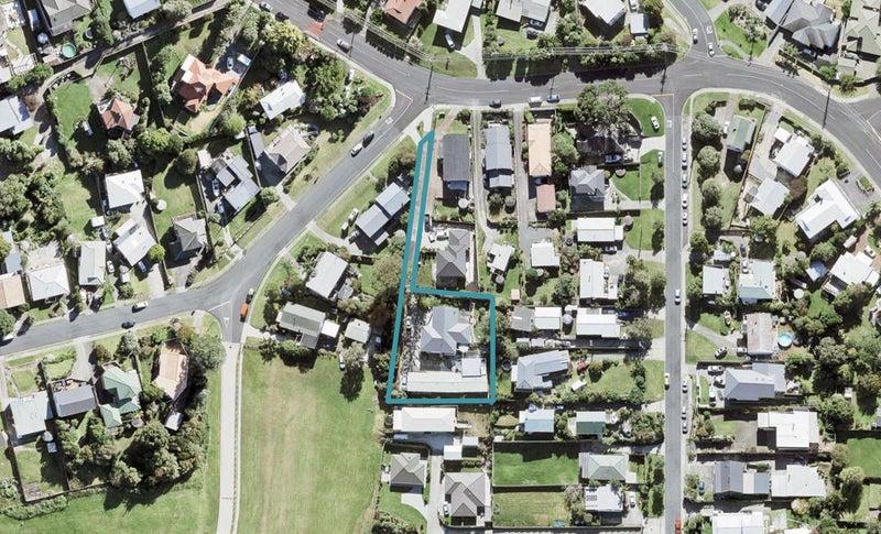 1A Berdinner Road, Stanmore Bay, Whangaparaoa - Carousel 1